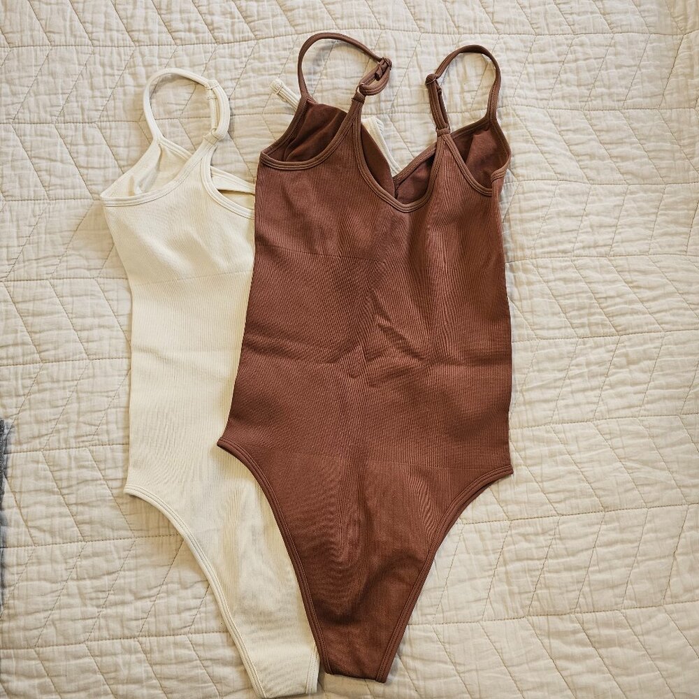 Women’s Ribbed Scoop Neck Bodysuit Tank - Brown and Cream